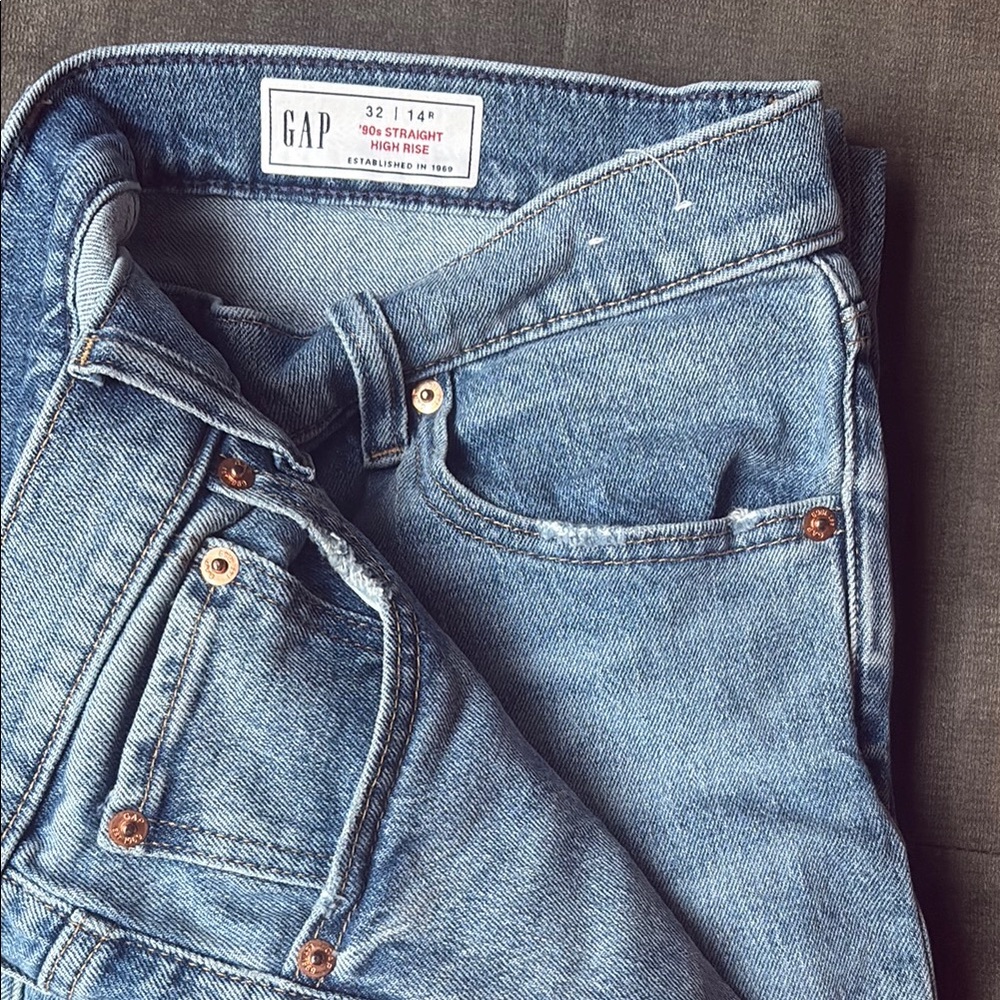 GAP women’s  Classic Denim Jeans